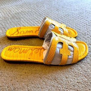 Sam Edelman women’s bay flat sandal- sunflower